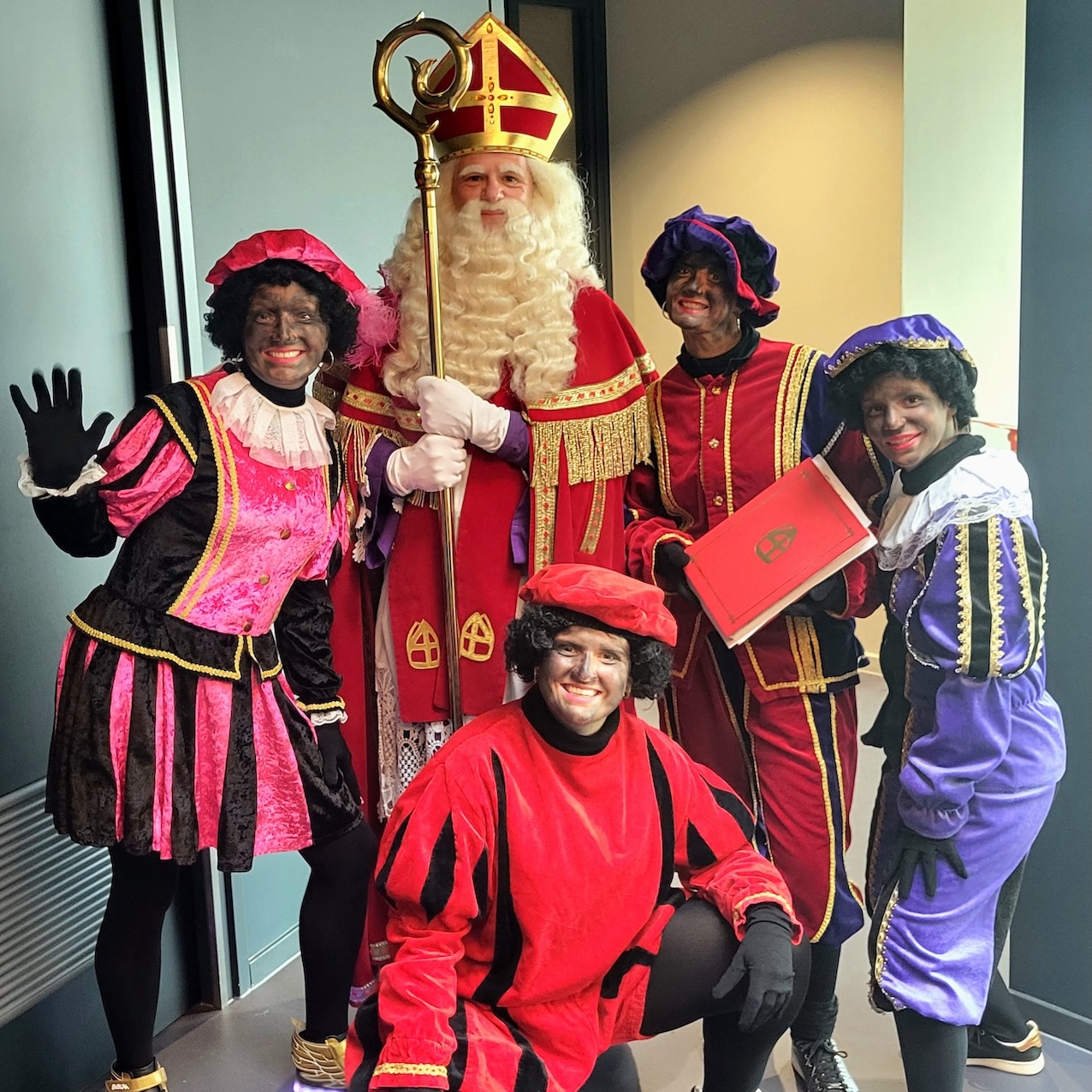 Sinterklaas en de pieten Pietenfestijn - Sinterklaas en de pieten